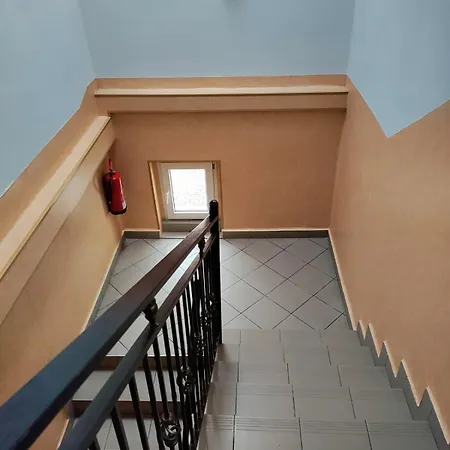 Jasmin Baza Noclegowa - Pracownicze 招待所 *