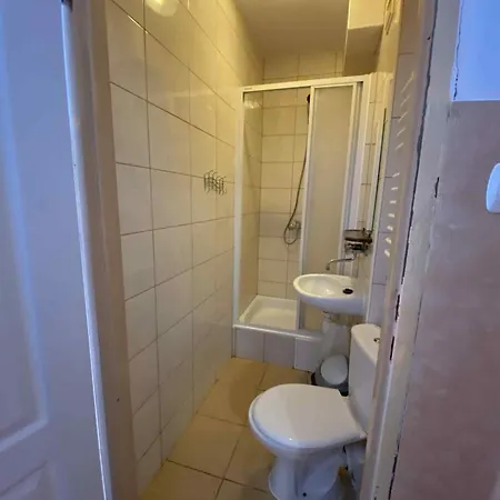 Jasmin Baza Noclegowa - Pracownicze *