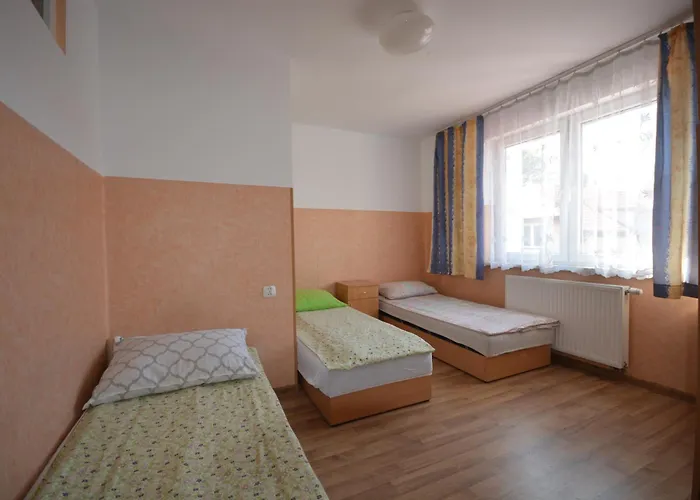 Jaśmin Baza Noclegowa - Pracownicze *