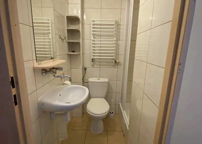 Jaśmin Baza Noclegowa - Pracownicze *